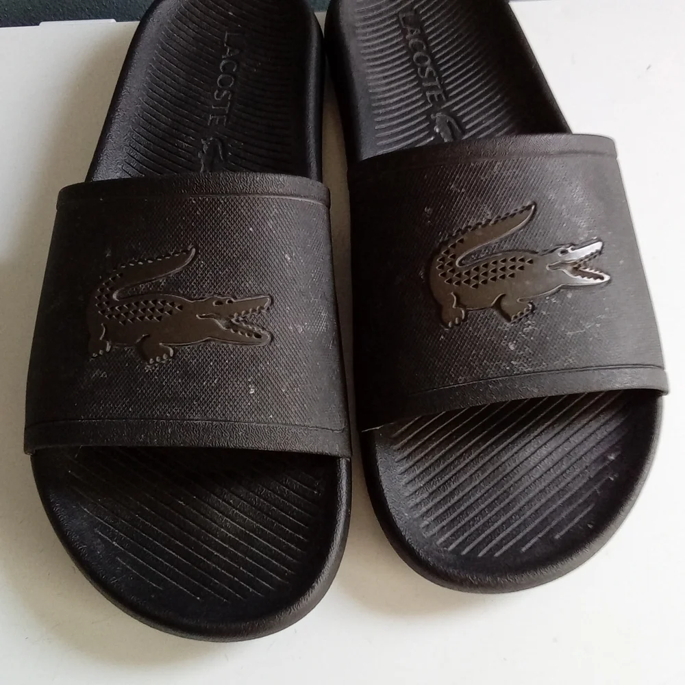 Lacoste Mens Croco Slides Black‎ Rubber Logo Sandals Pool Shoes